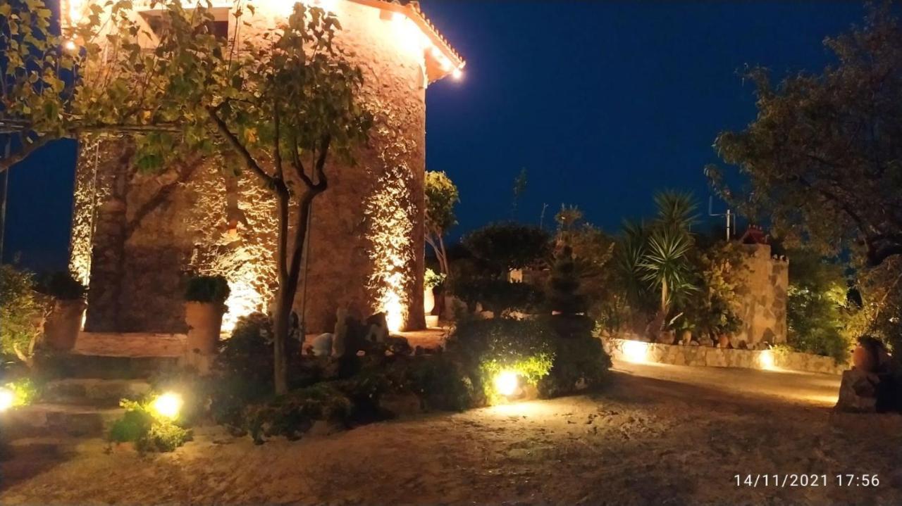 Traditional Windmill-Milos Kroustas المظهر الخارجي الصورة