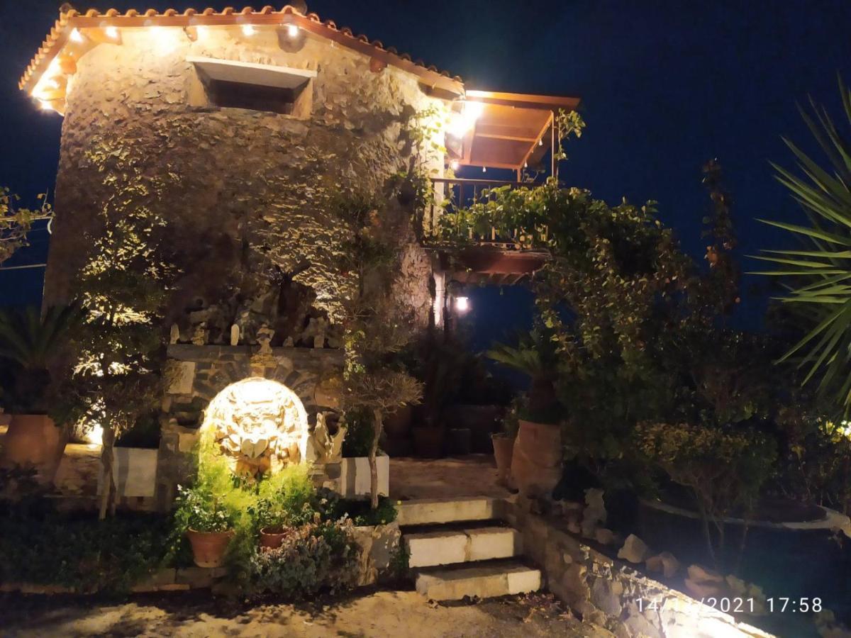 Traditional Windmill-Milos Kroustas المظهر الخارجي الصورة